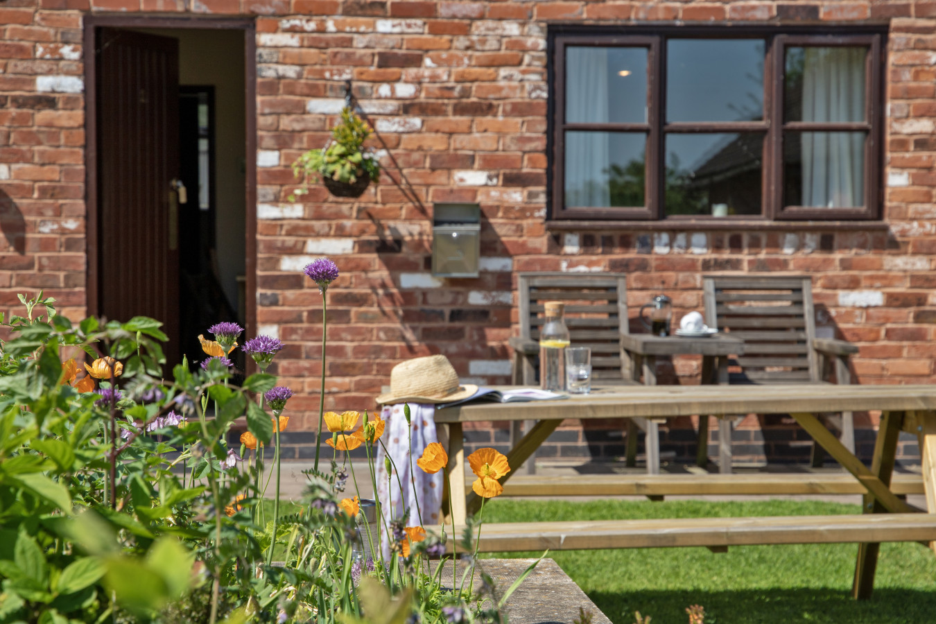 Alpaca Cottage - 7mins to Alton Towers!