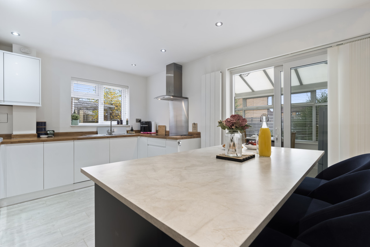 Tilly's Townhouse with Parking - Photo 3