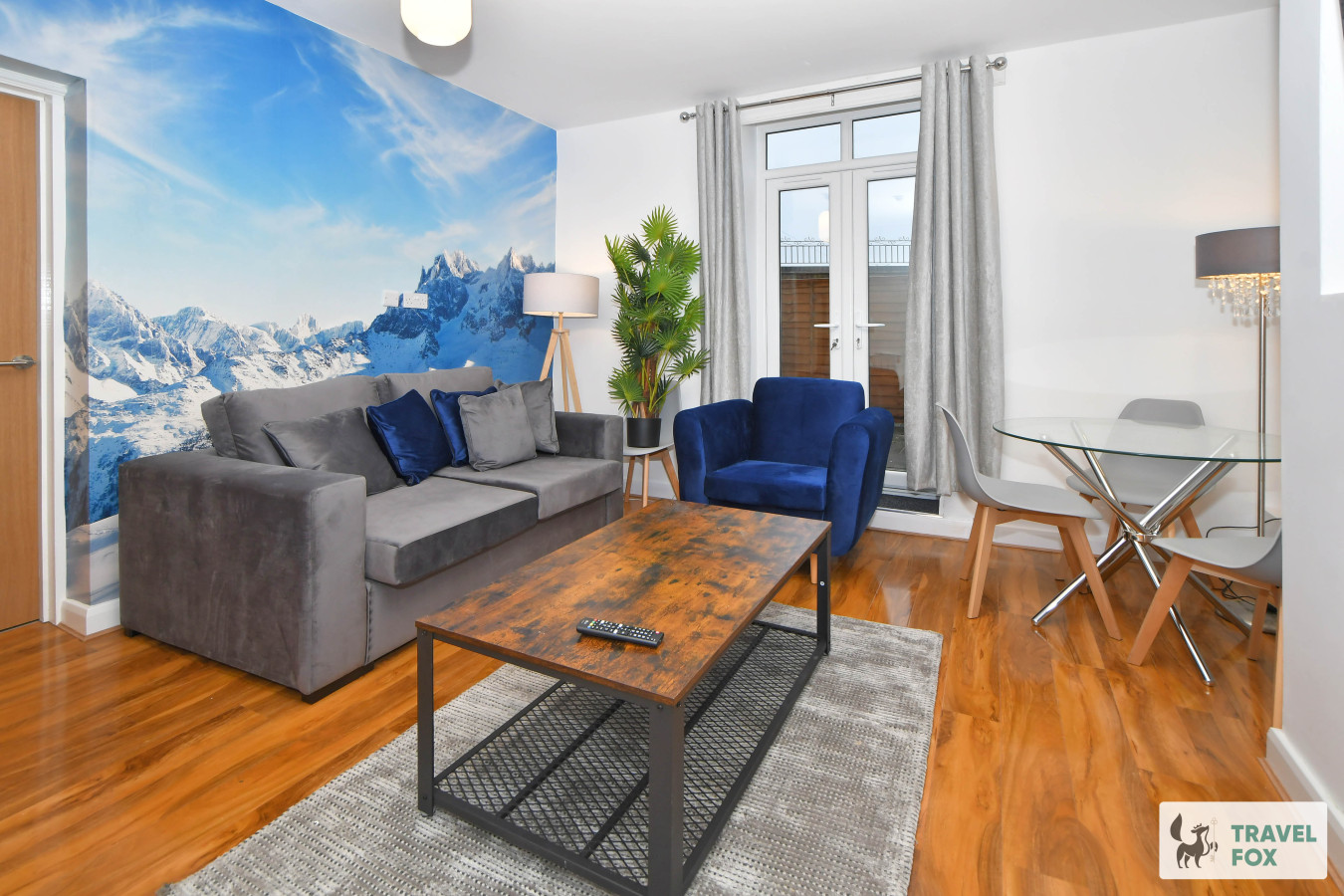 Chloe's 2 Bedroom Central Stay - Photo 2