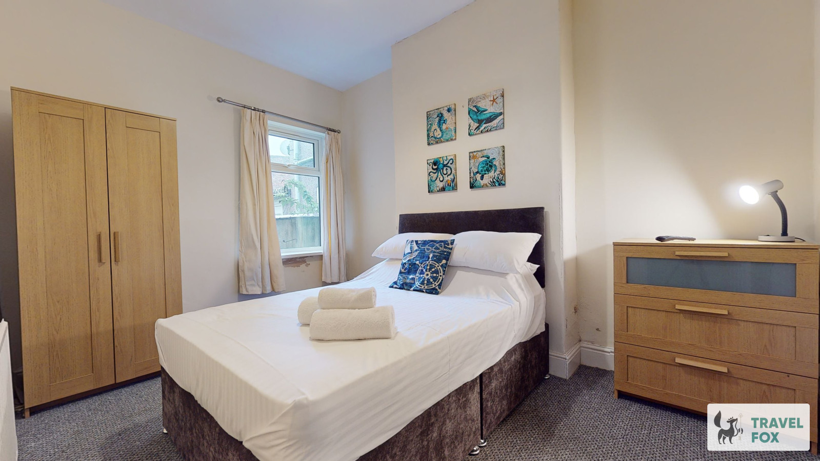 Central 5 Bedroom House Parking - Main Photo