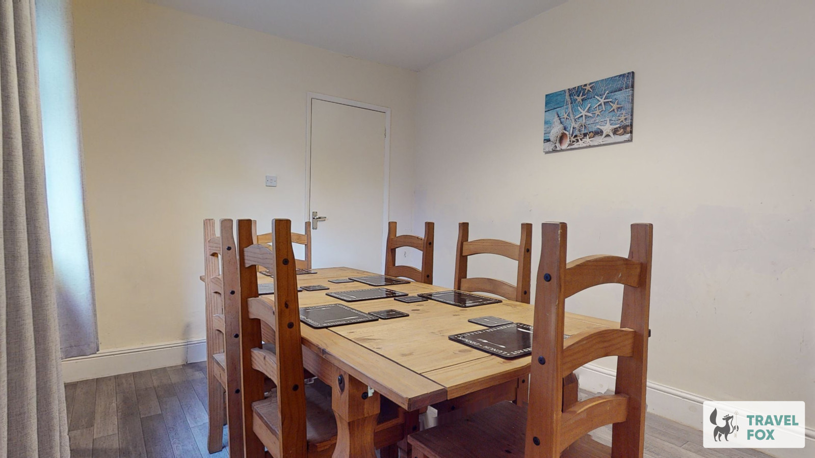 Central 5 Bedroom House Parking - Photo 4