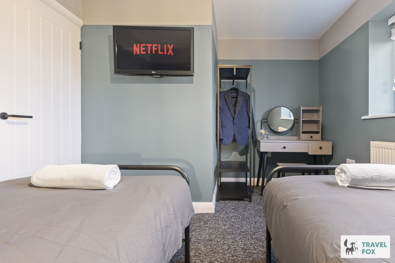 Ruth's House With Parking - Photo 4