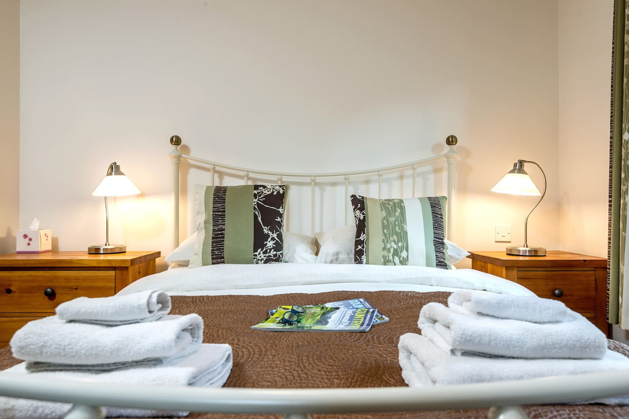 Seventh Heaven: Swimming Pond, BBQ Hut, Games Room - Photo 2