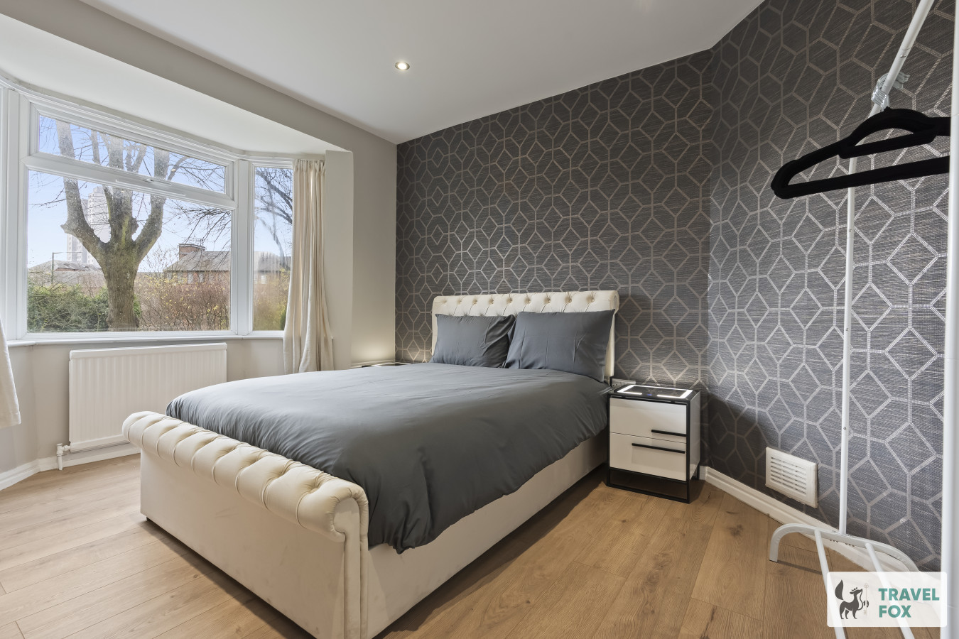 Rosie's Central Stay and Parking - Photo 3