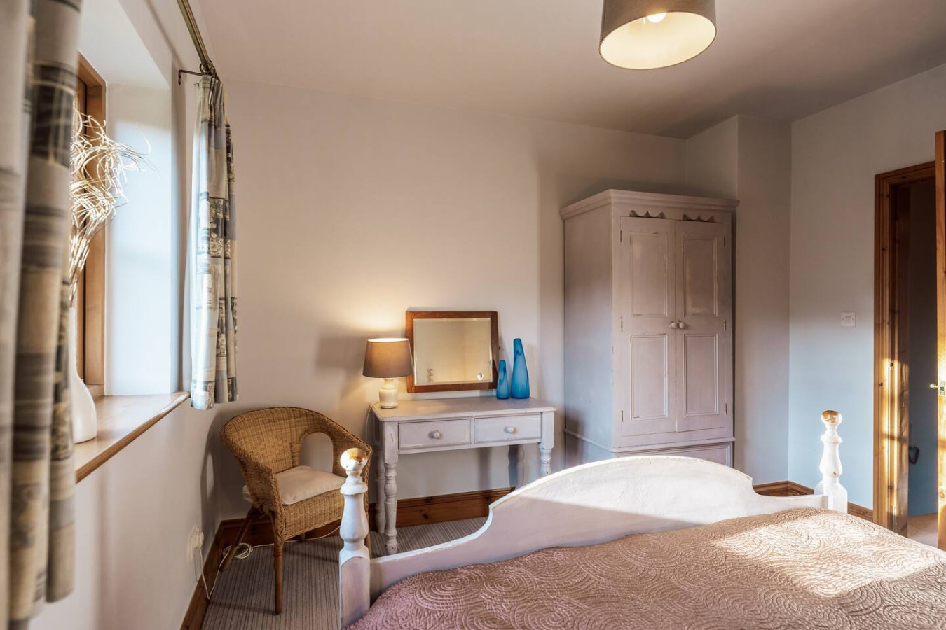 Wharf Cottage: Swimming lake, BBQ Hut, Games Room - Photo 3