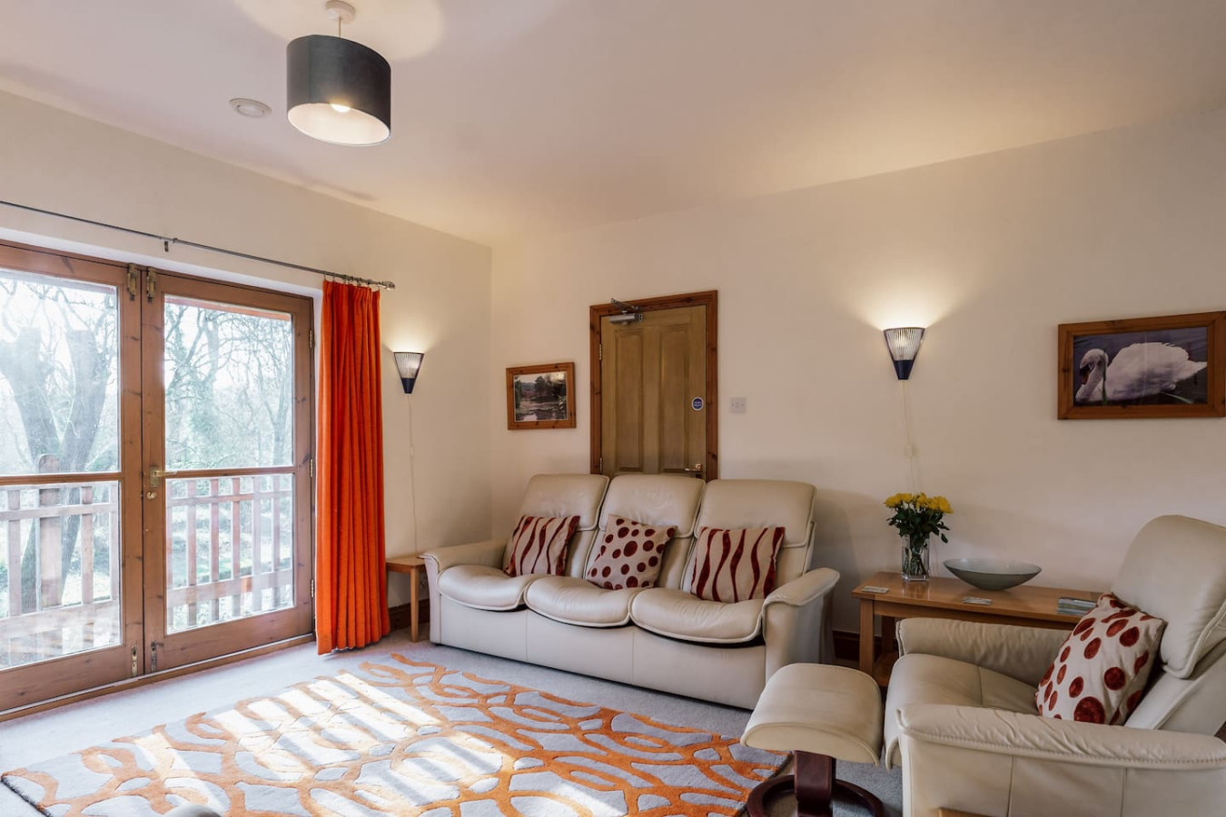 Clinkum Cottage Swimming Lake, BBQ hut, Games Room