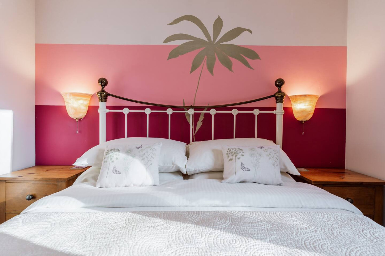 Bolt Hole: Swimming Lake, BBQ hut, Games Room - Photo 4