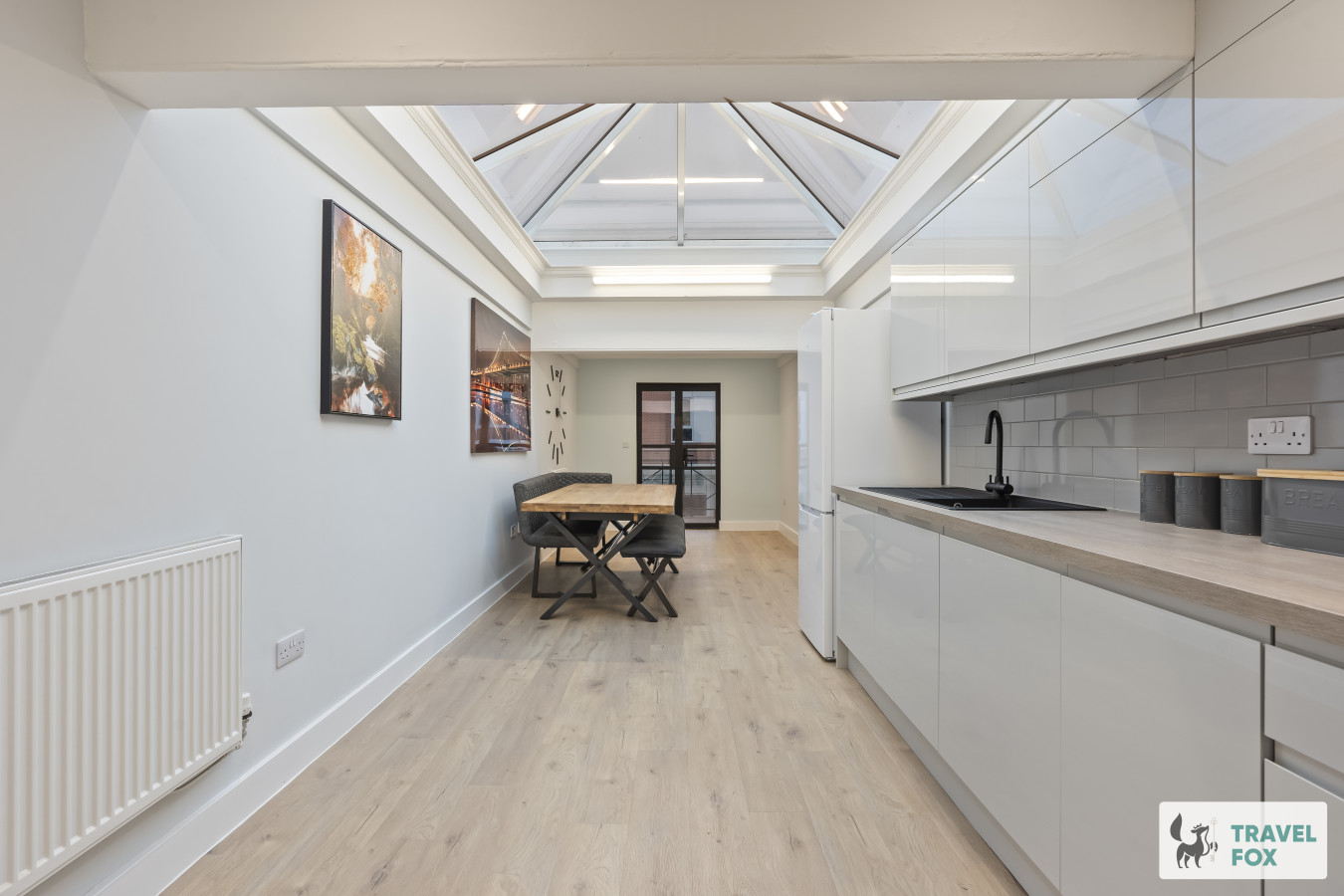 Camila's Penthouse Central Stay with Balcony