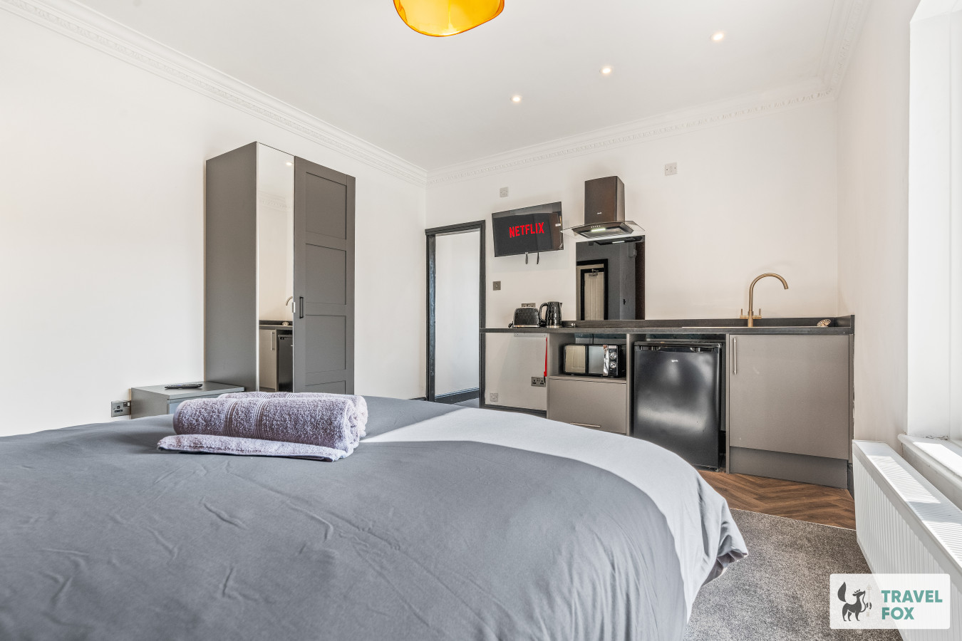 Eden View Driftwood Room