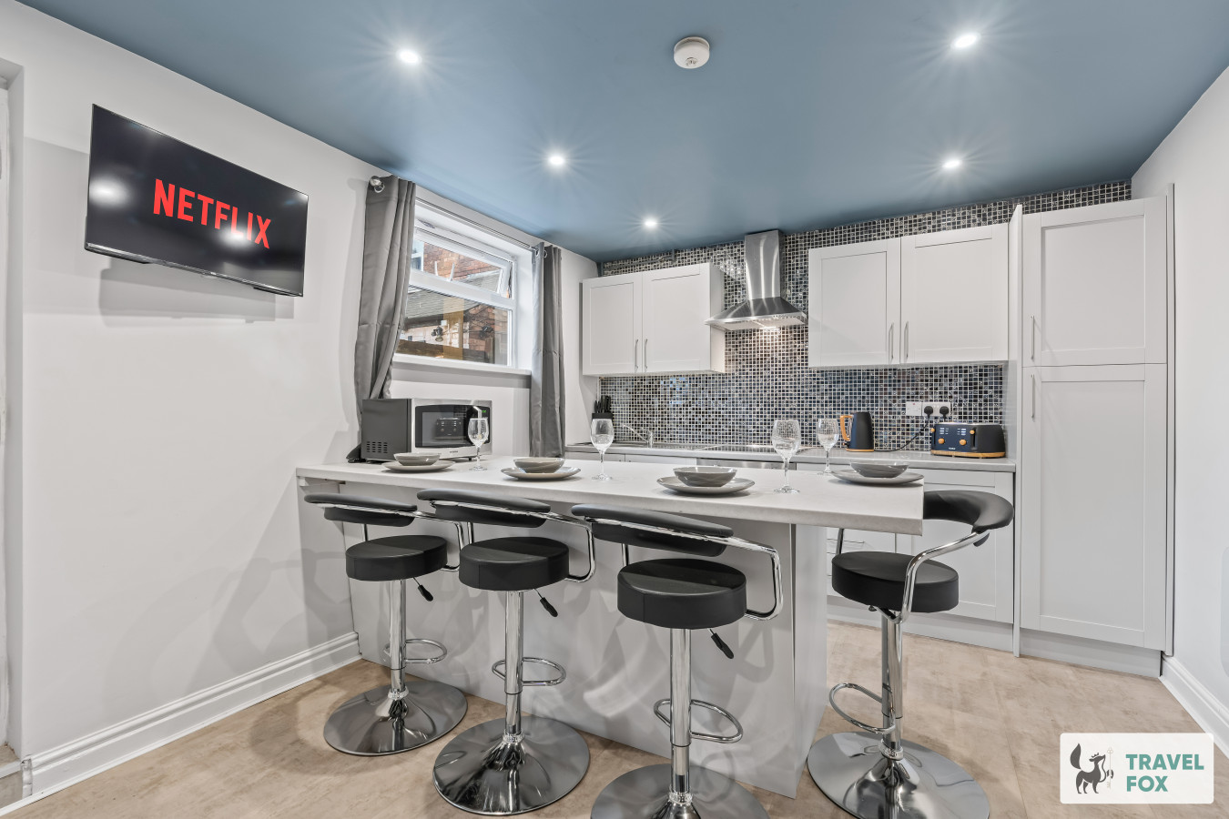 Bella's Lodge - Photo 2