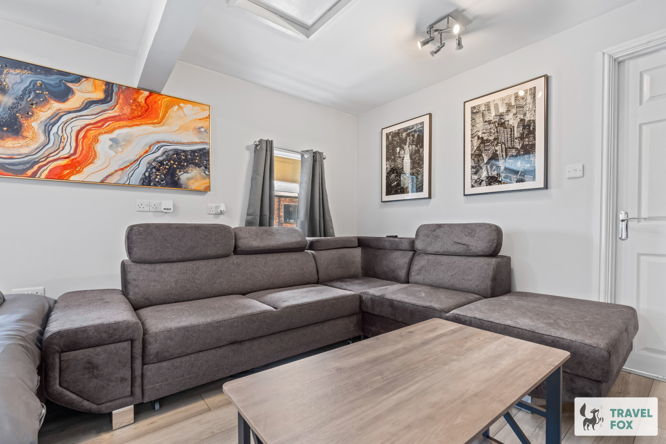 Bella's Lodge - Photo 3