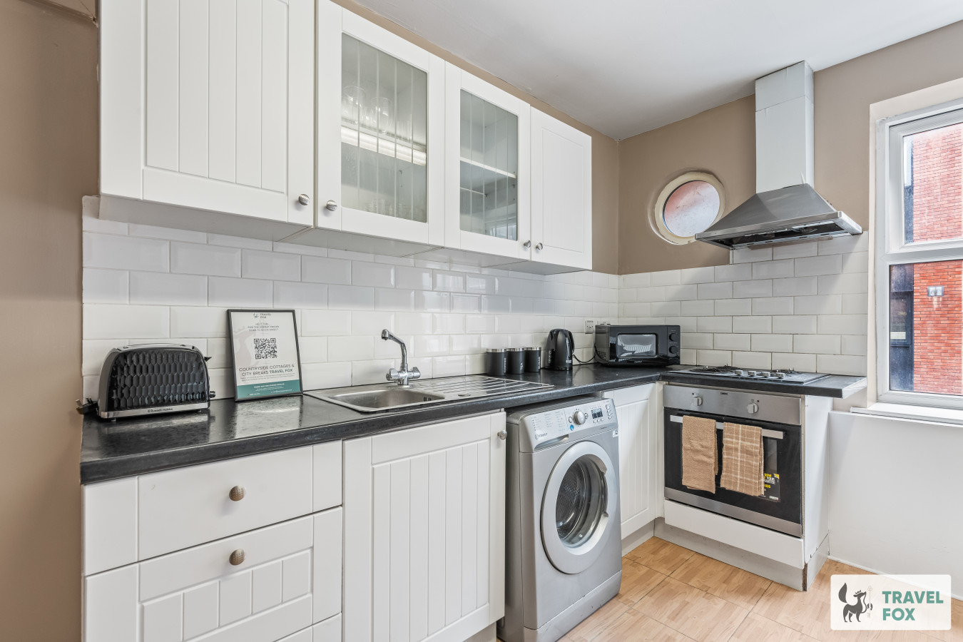 Stephanie's Central Stay - Photo 3