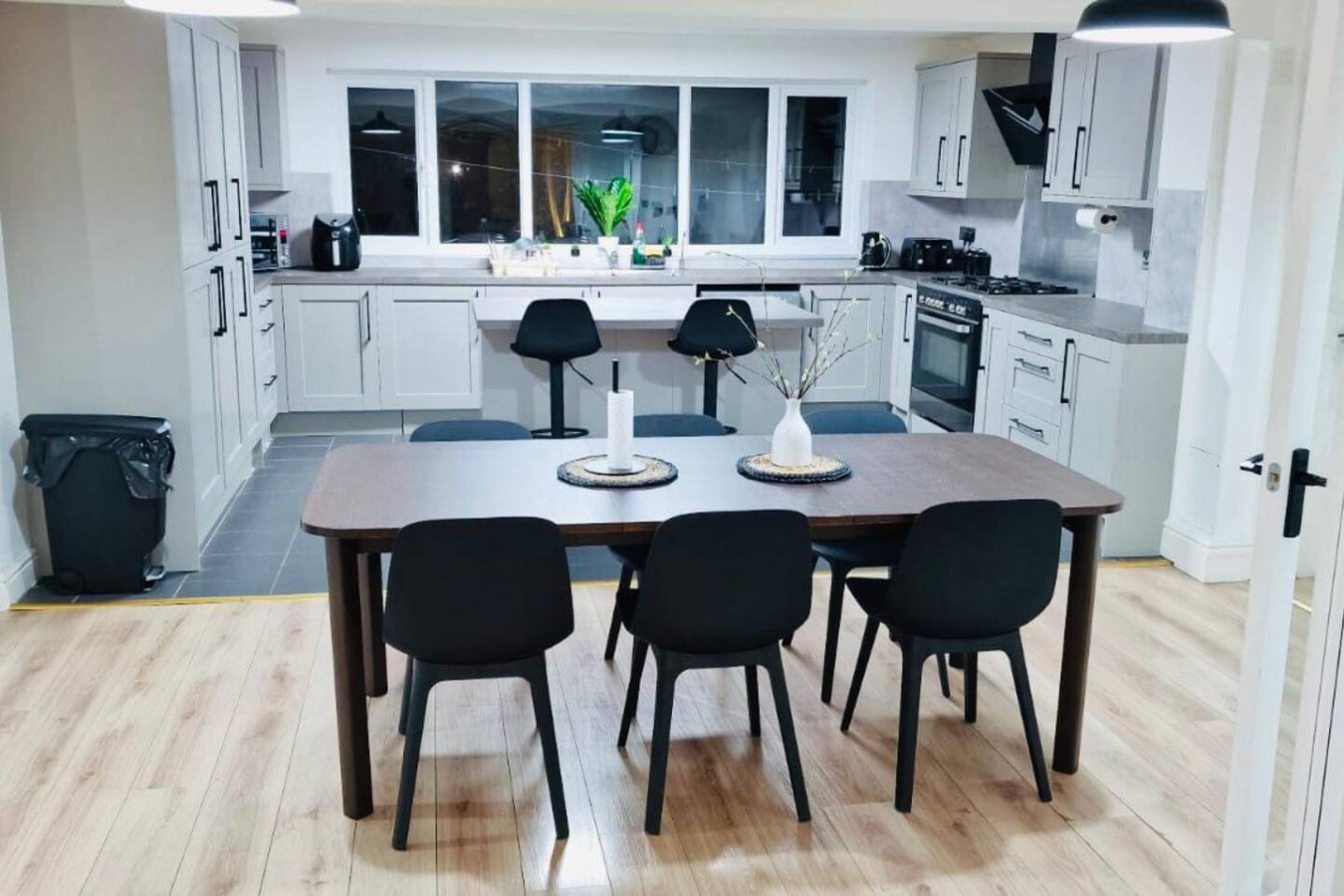 Wye Central Stay - Photo 2