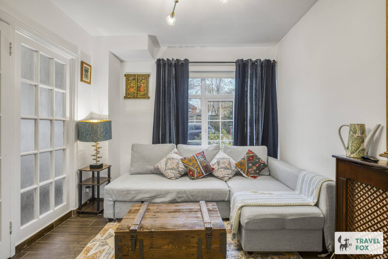 Borehamwood Stay with Free Parking! - Main Photo