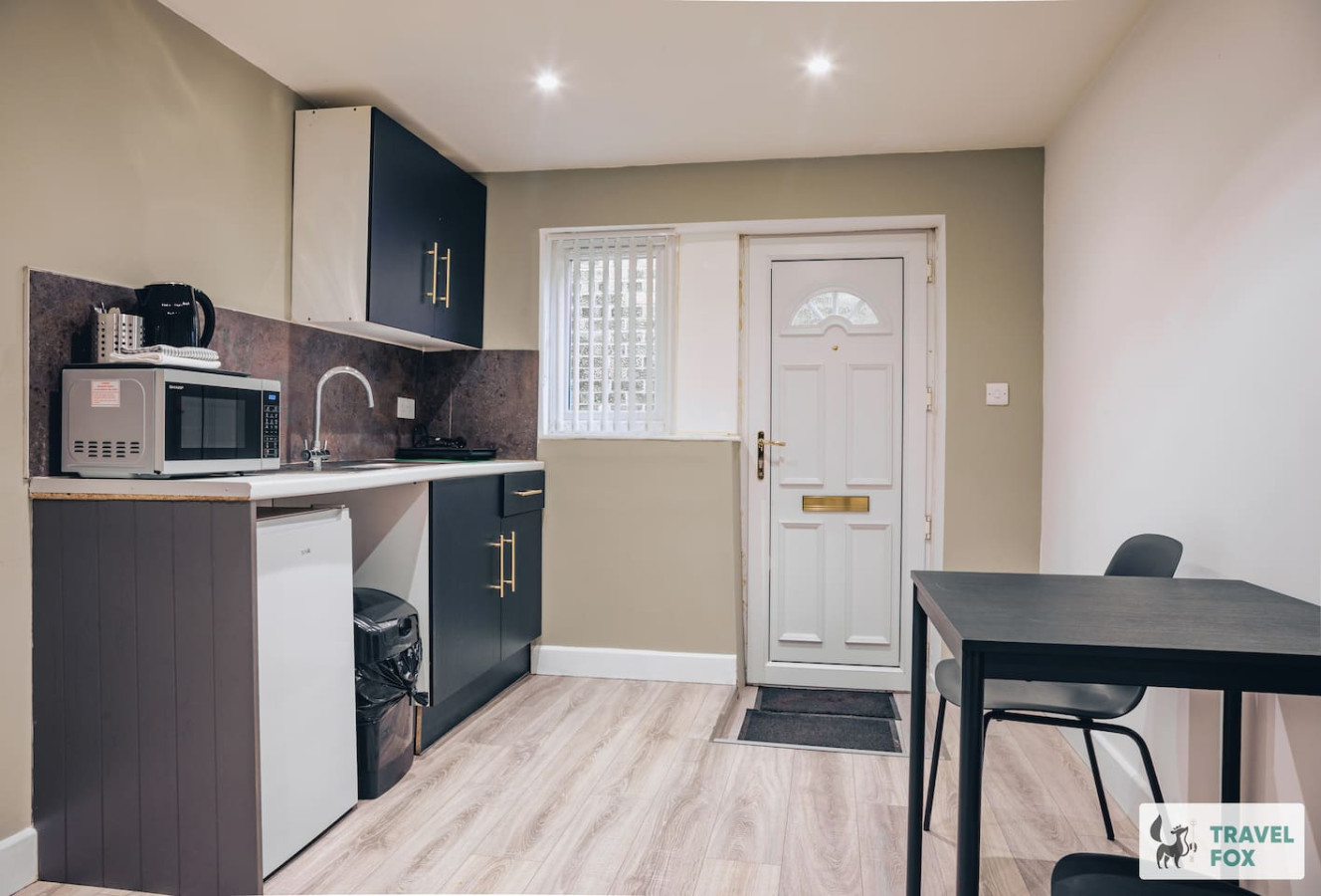 Flora's Flat 2 - Photo 2