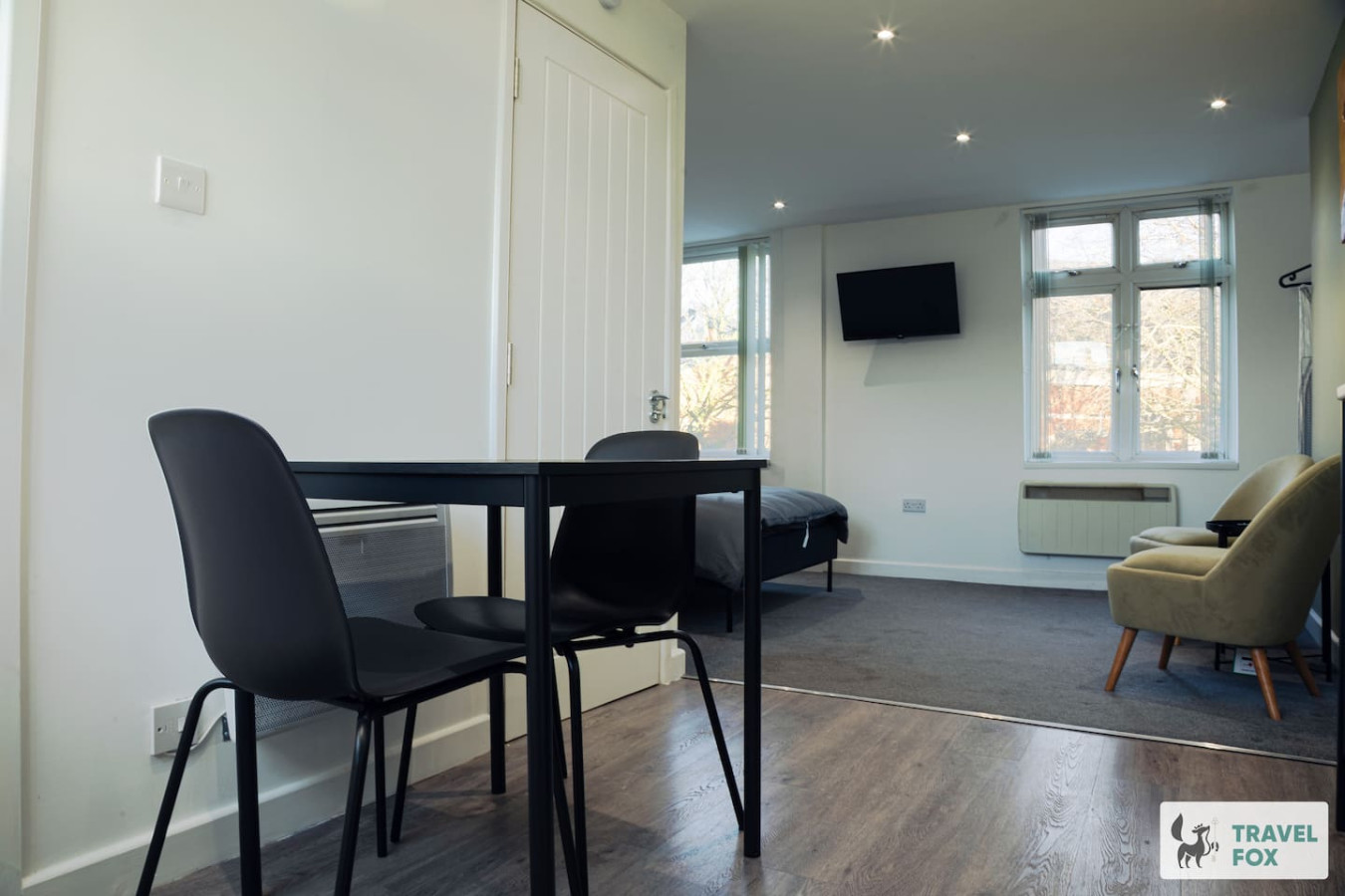 Flora's Flat 4 - Photo 5