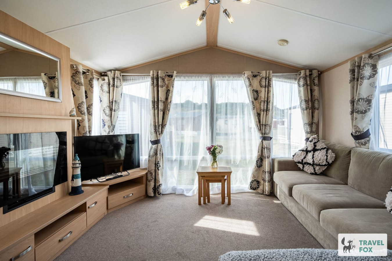 Lyon's Retreat - Pool, Sauna, and More! - Main Photo