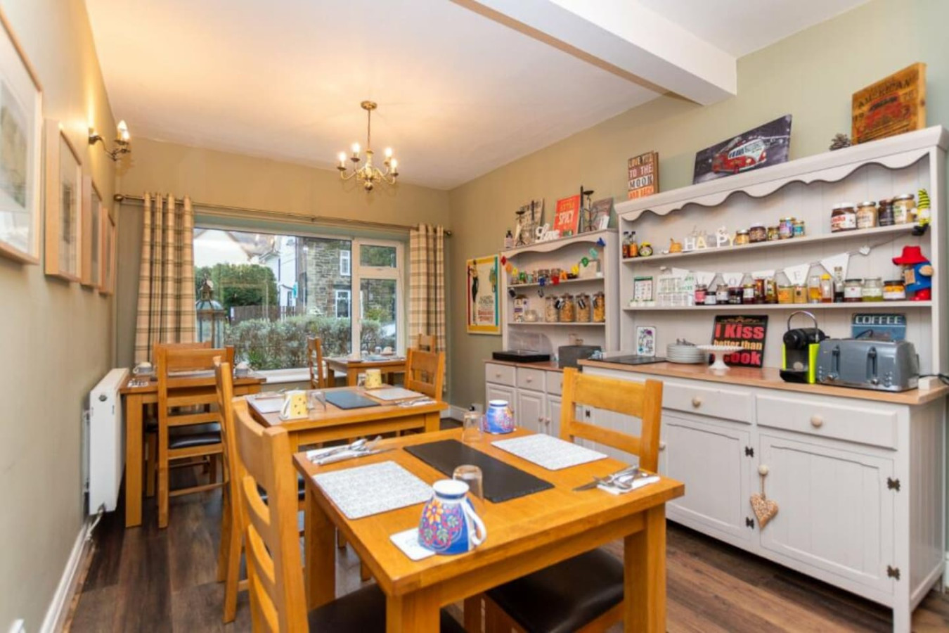 Glyn Afon: At the foot of Mount Snowdon! - Photo 2