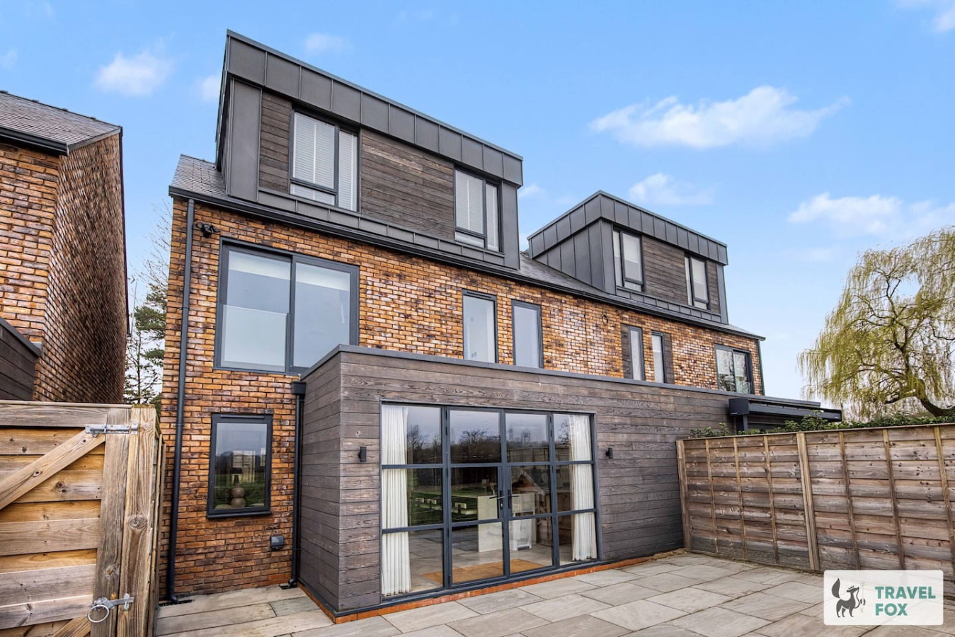 Whim Brook Stay - Free parking!