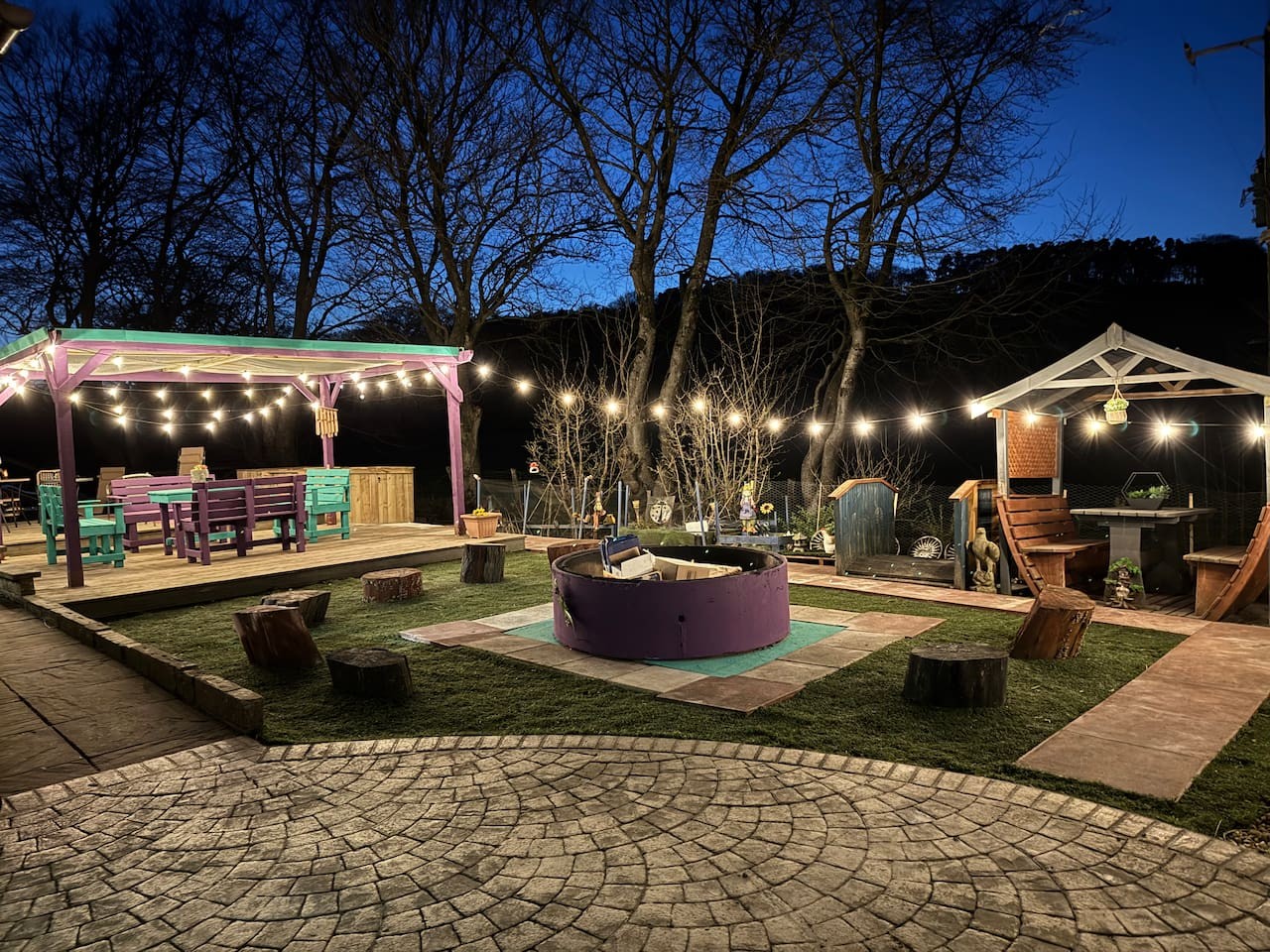 Celebrating or Relaxing sleeps 20 with spa & more!