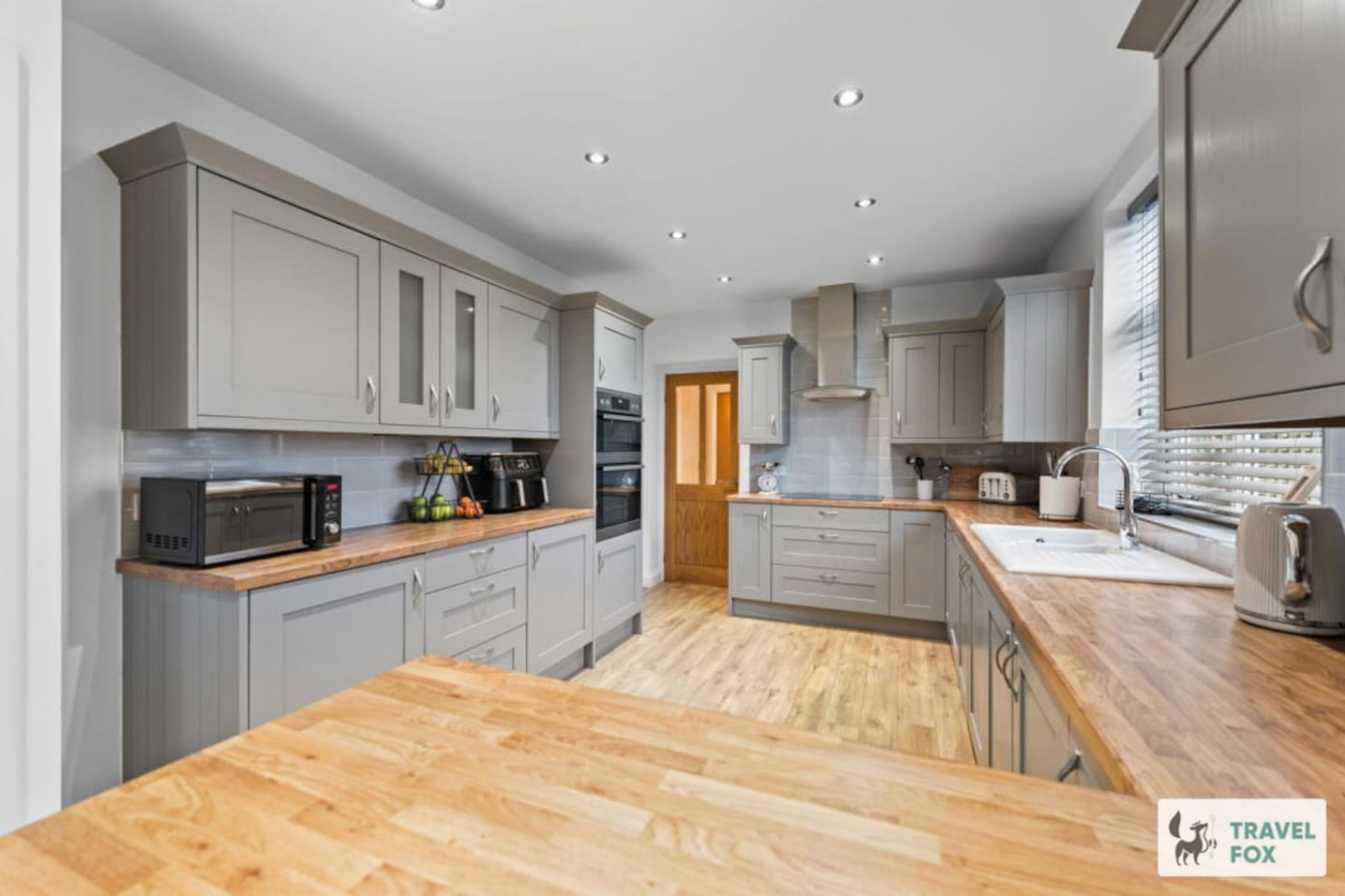 Greenways House - Parking, Pool Table and Garden! - Photo 4