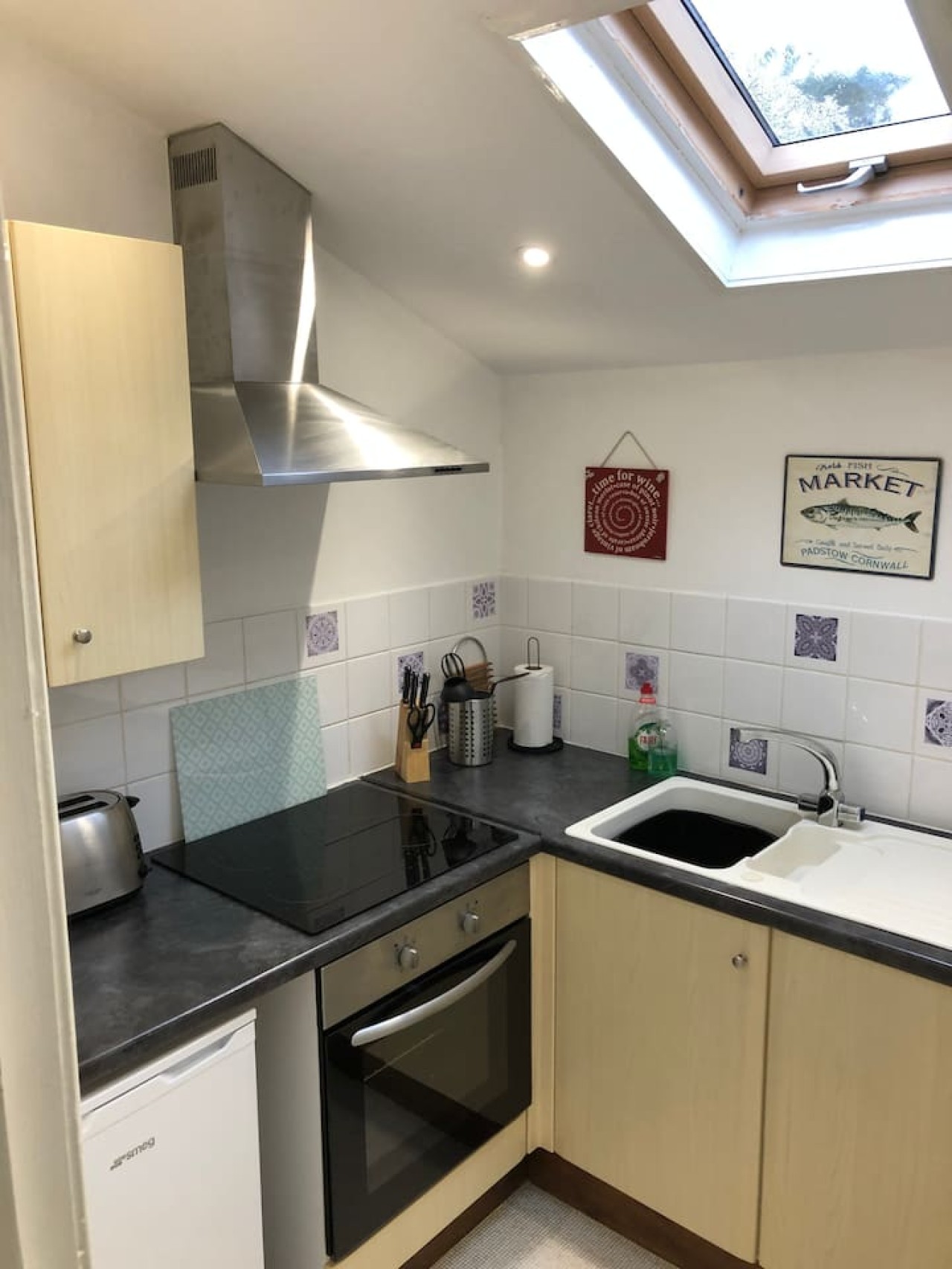 Cornerside, Stokeinteignhead, Devon - Pet Friendly - Photo 3