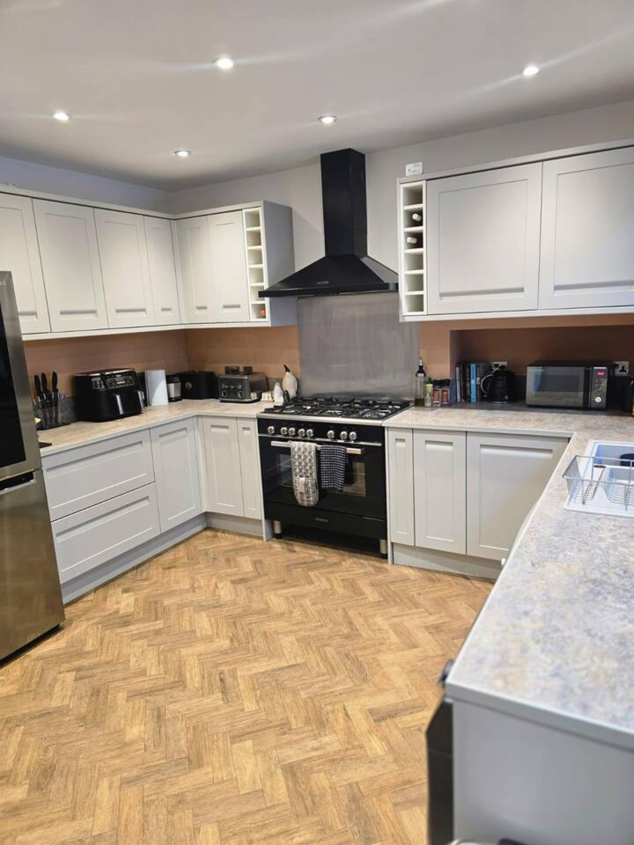 Hounslow Home - near Allianz Stadium! - Photo 3