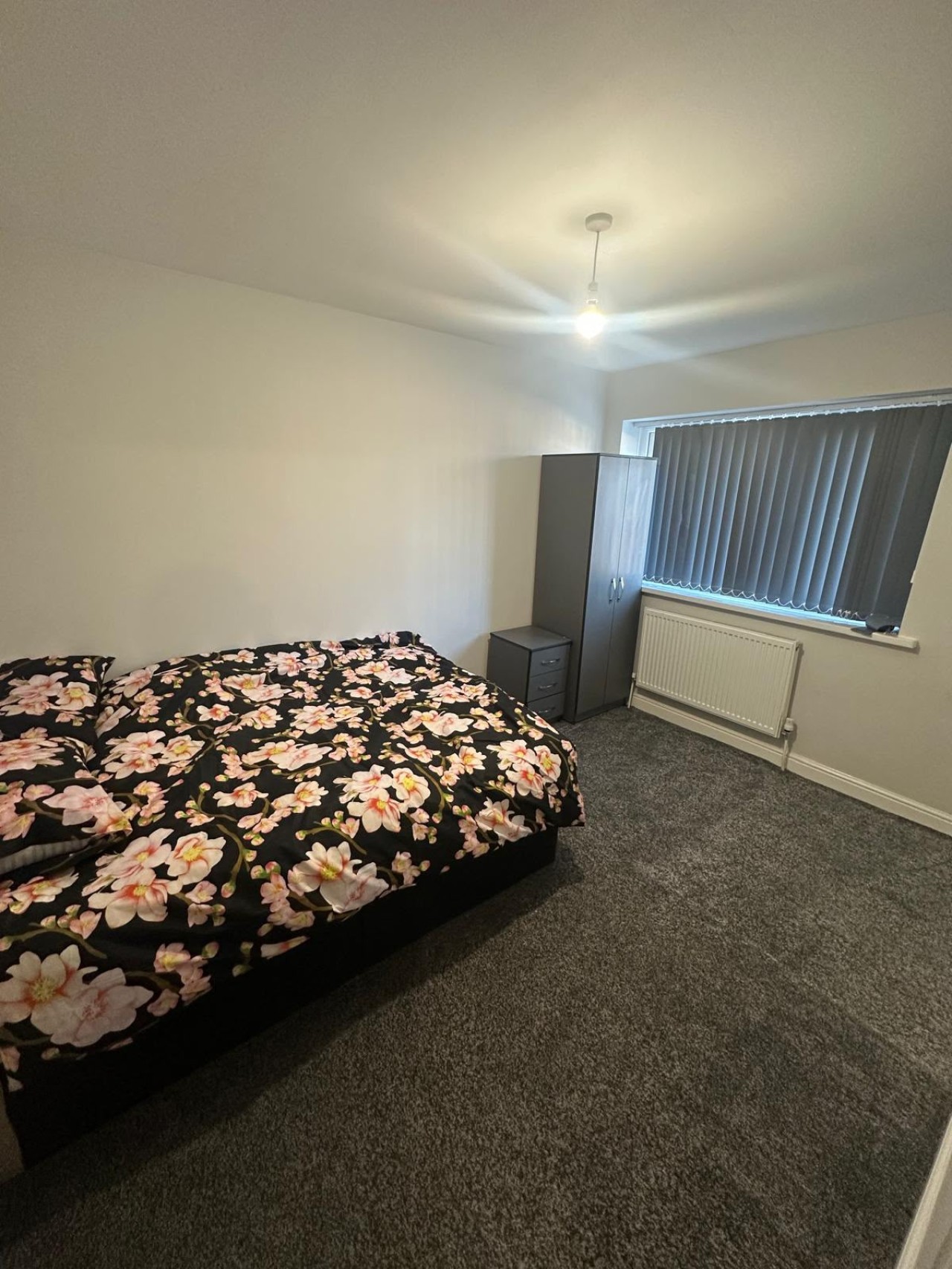 Birmingham 5 Bedroom Stay with Parking - Photo 2