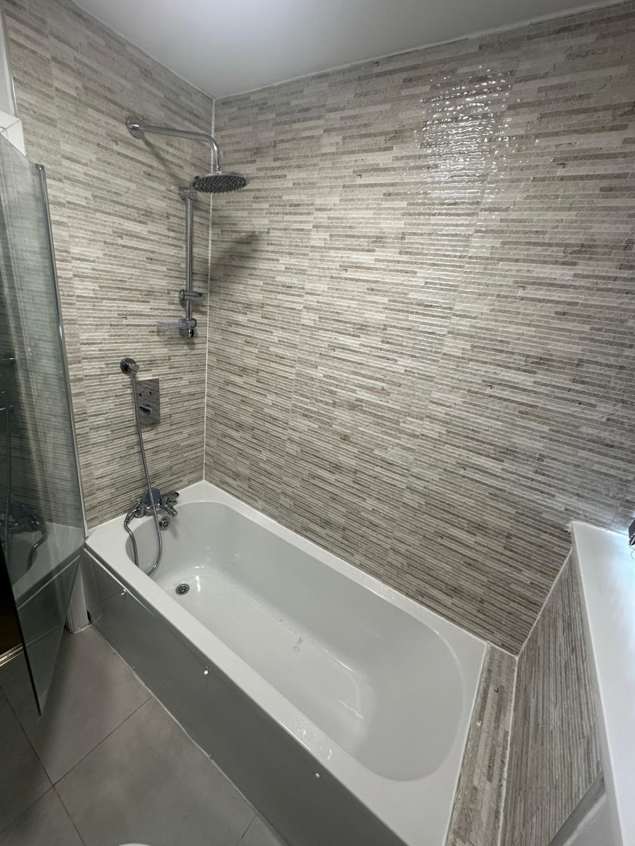 Birmingham 5 Bedroom Stay with Parking - Photo 5