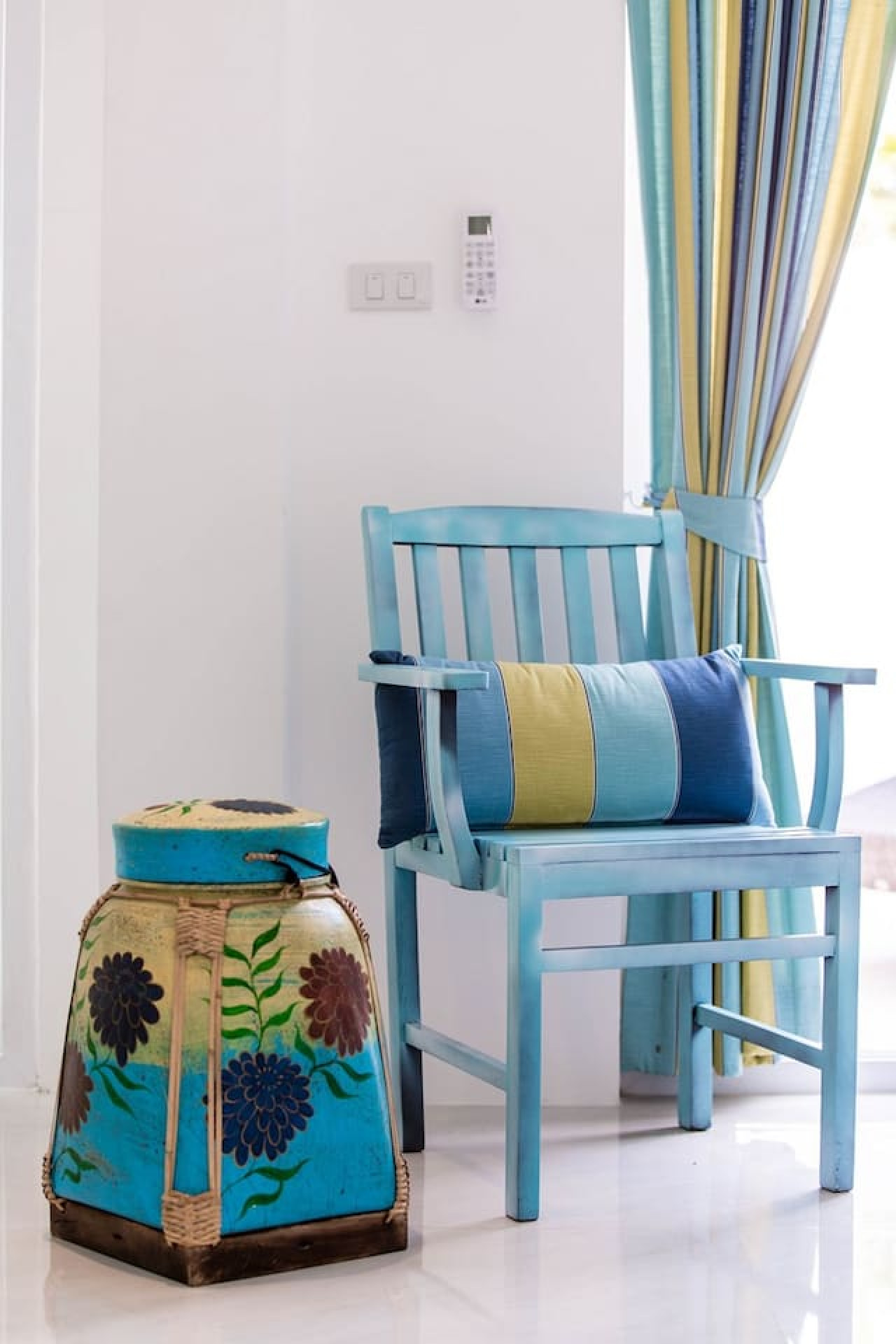 Bright guest bedroom with tropical beach decor Thongsong Bay villa