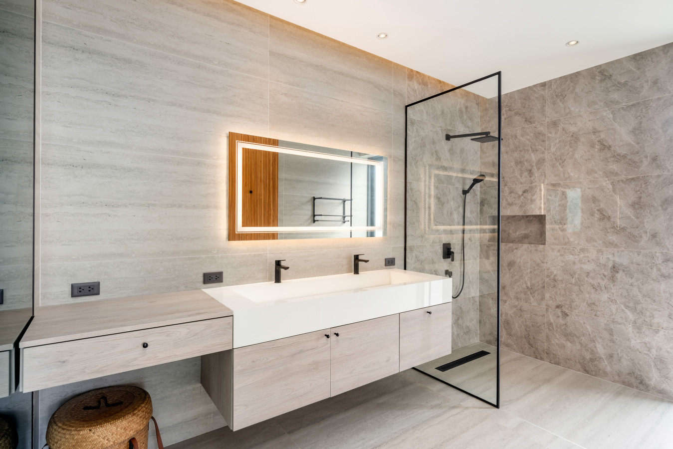 Contemporary kitchen with premium appliances and breakfast bar