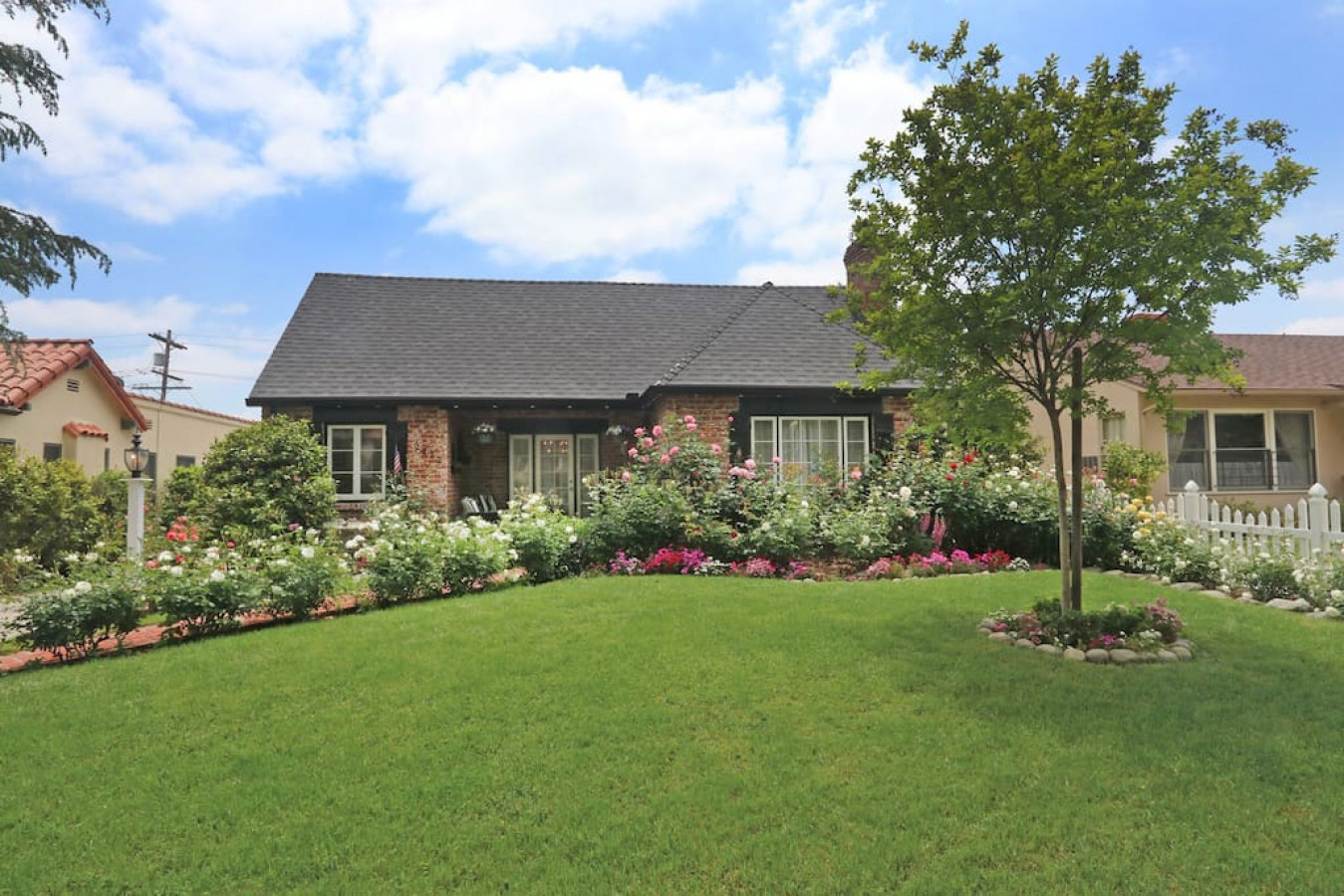 Charming <span>Pasadena</span> English Cottage