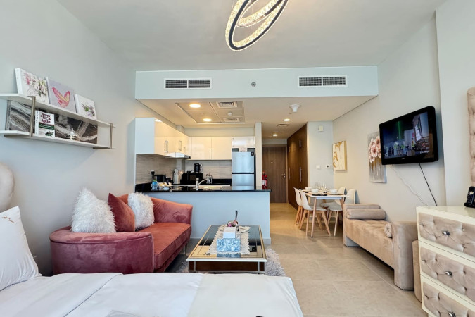 Luxe Soho Saadiyat Studio | Free Pool & Gym Access