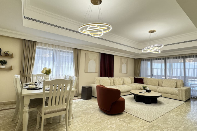 Elegant 4BR Corniche Stay – Private Balcony & More