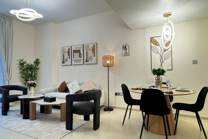 Relaxing 1BR Haven | Pool, Gym & Smart TV