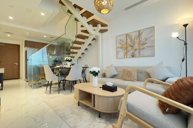 Rooftop Luxury: 2BR Haven with Jacuzzi & Views