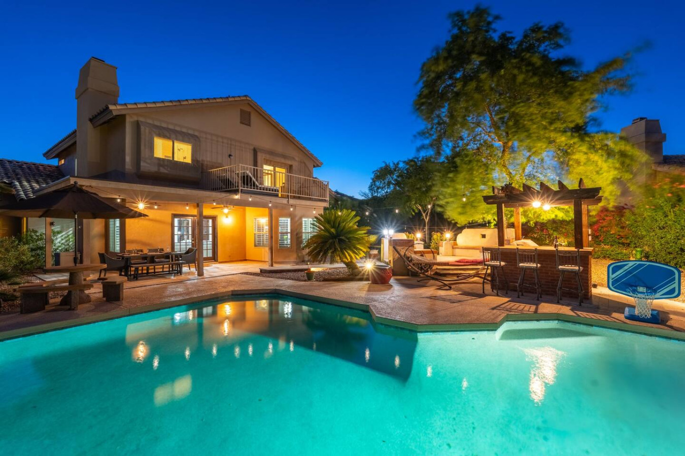 Huge Upscale Home, Indoor/Outdoor Bar, FamilyGames