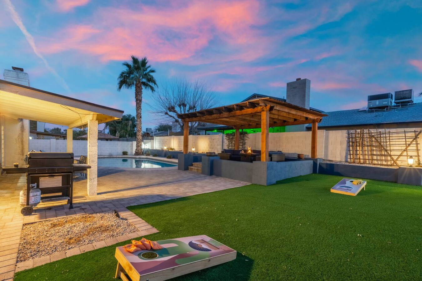 Huge Backyard w Pool, Outdoor Social Areas & Games