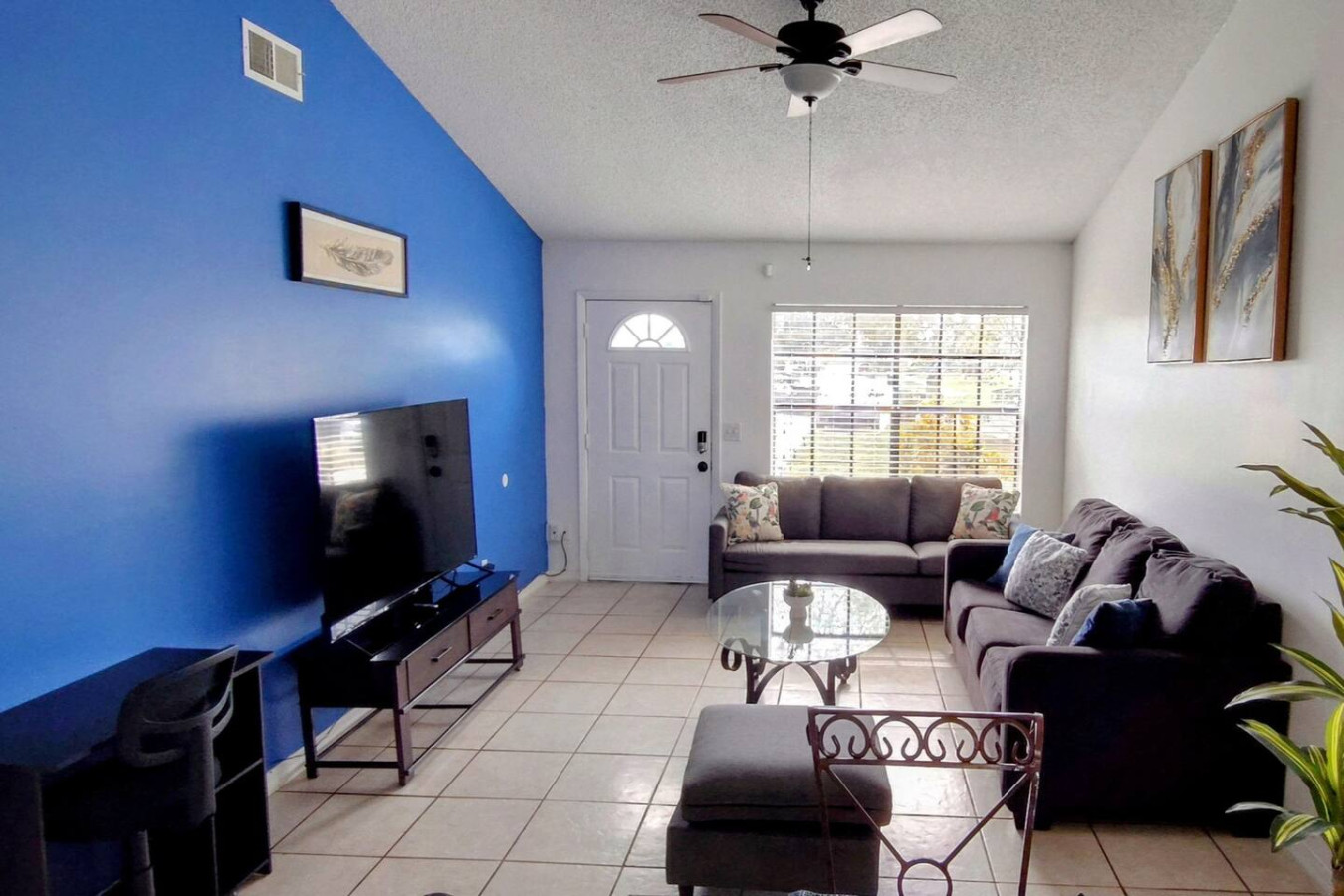 Spacious Yard | Dog Friendly | Near UCF & Airport