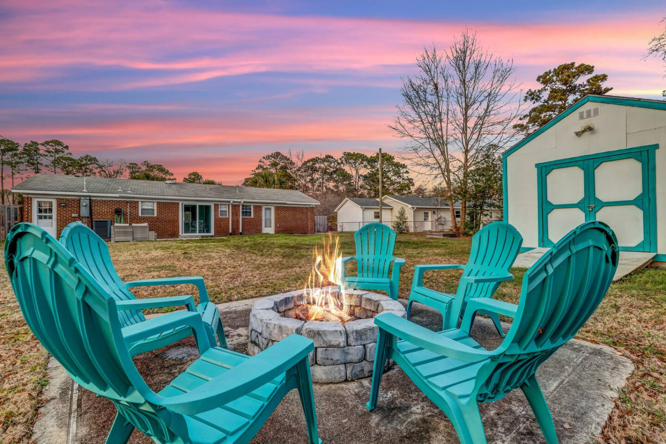 Coastal Paradise w/ King Bed (Pet Friendly)