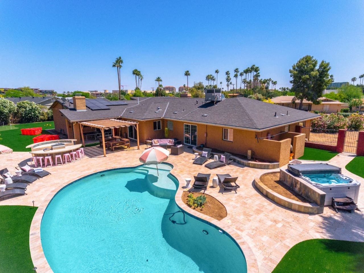 Desert Paradise - Pool, Hot Tub, Sleeps 14