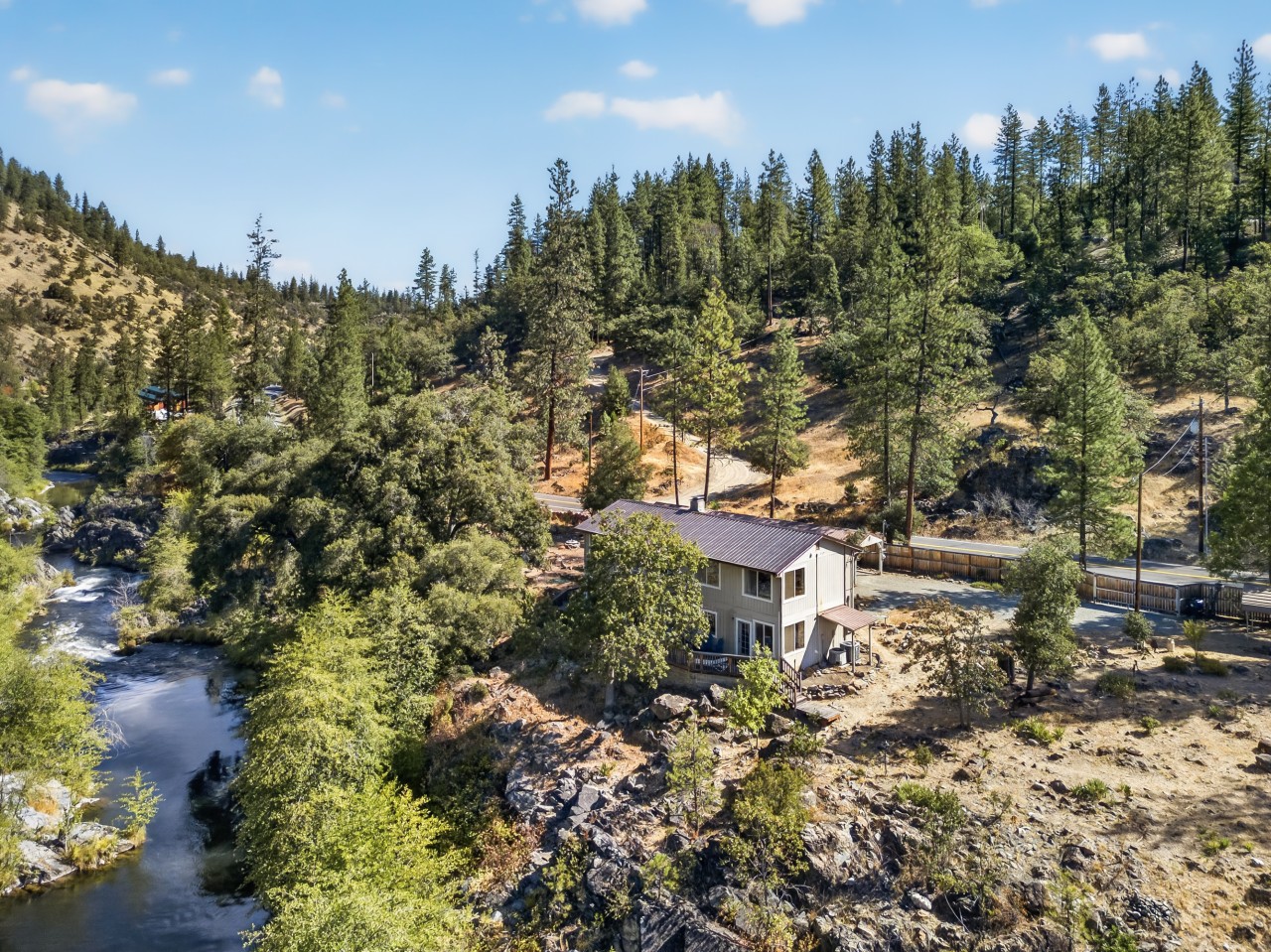 Applegate Riverside Retreat!