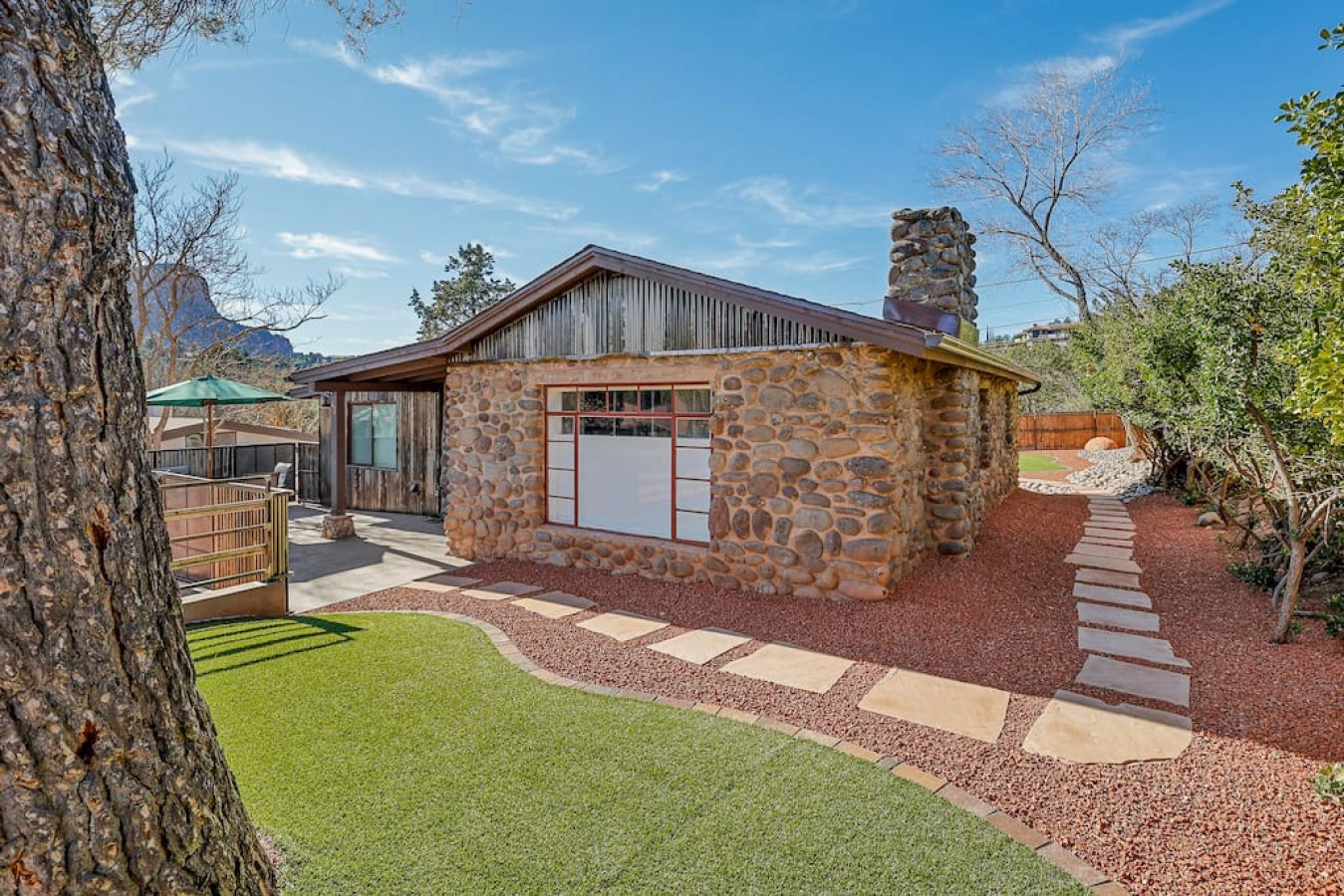 Stargazer’s Inn, Red Rock Views! 1 mi. to Uptown — Sedona, AZ — vacation rental