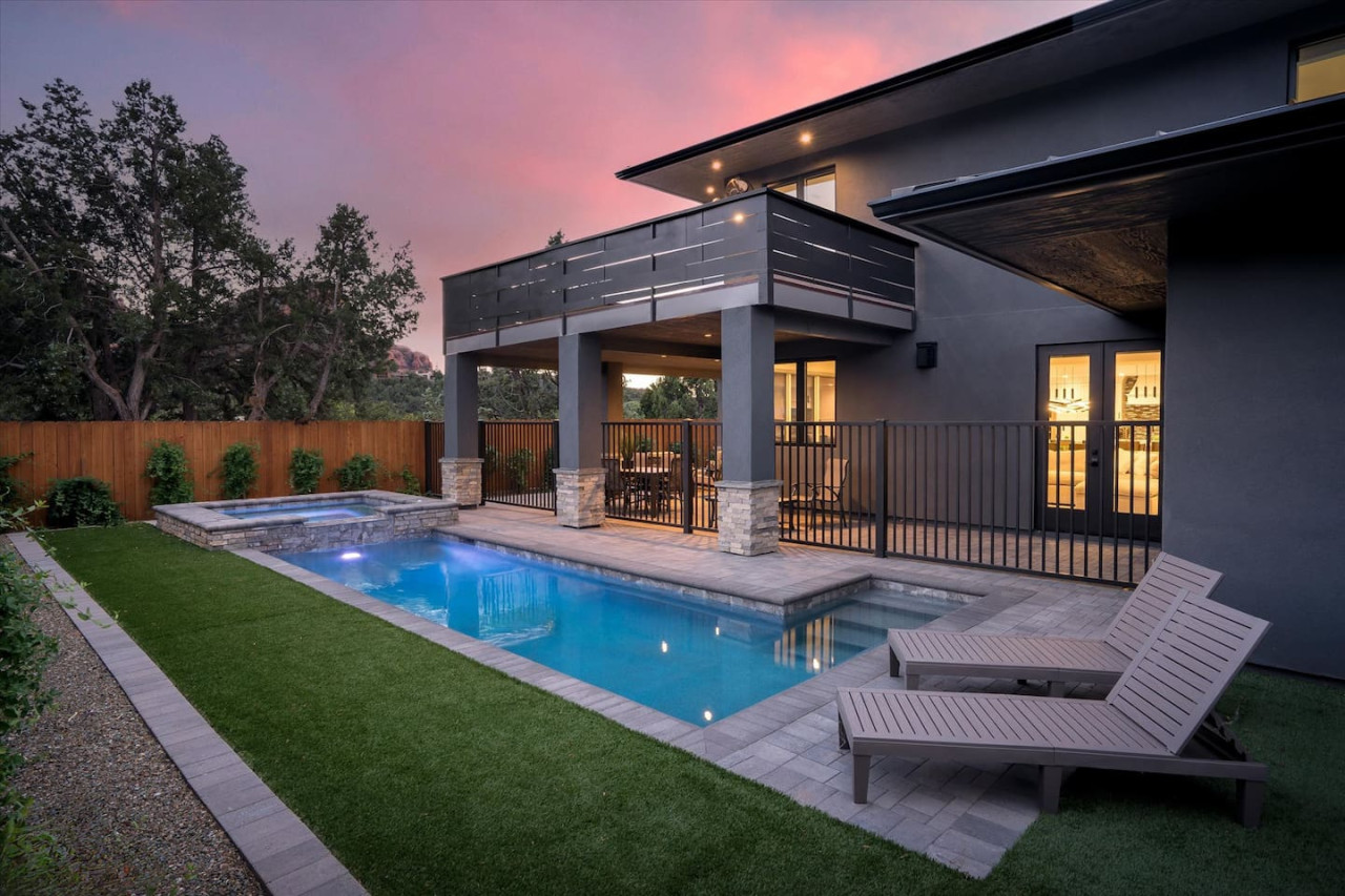 Modern Oasis: Pool & Spa, VIEWS, 6 king beds — Sedona, AZ — vacation rental