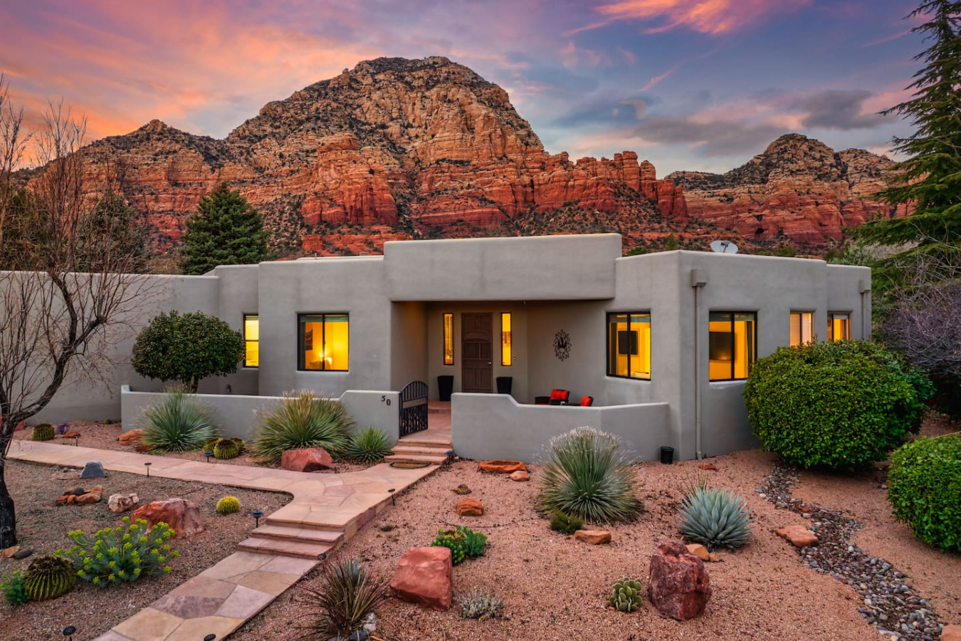 Sugarloaf Trailhead Base: Hot Tub, Fire Pit, Views — Sedona, AZ — vacation rental