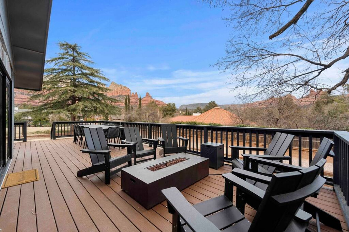Uptown Sedona Retreat w/ Views & Hot Tub