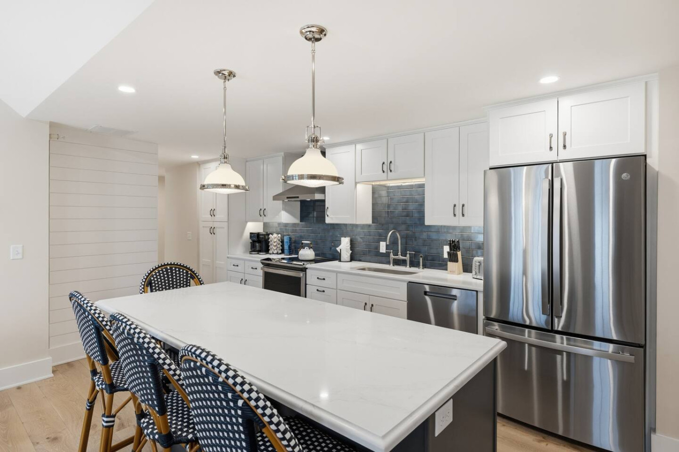 LUX on Main | Downtown | Parking | Sleeps 8, #204