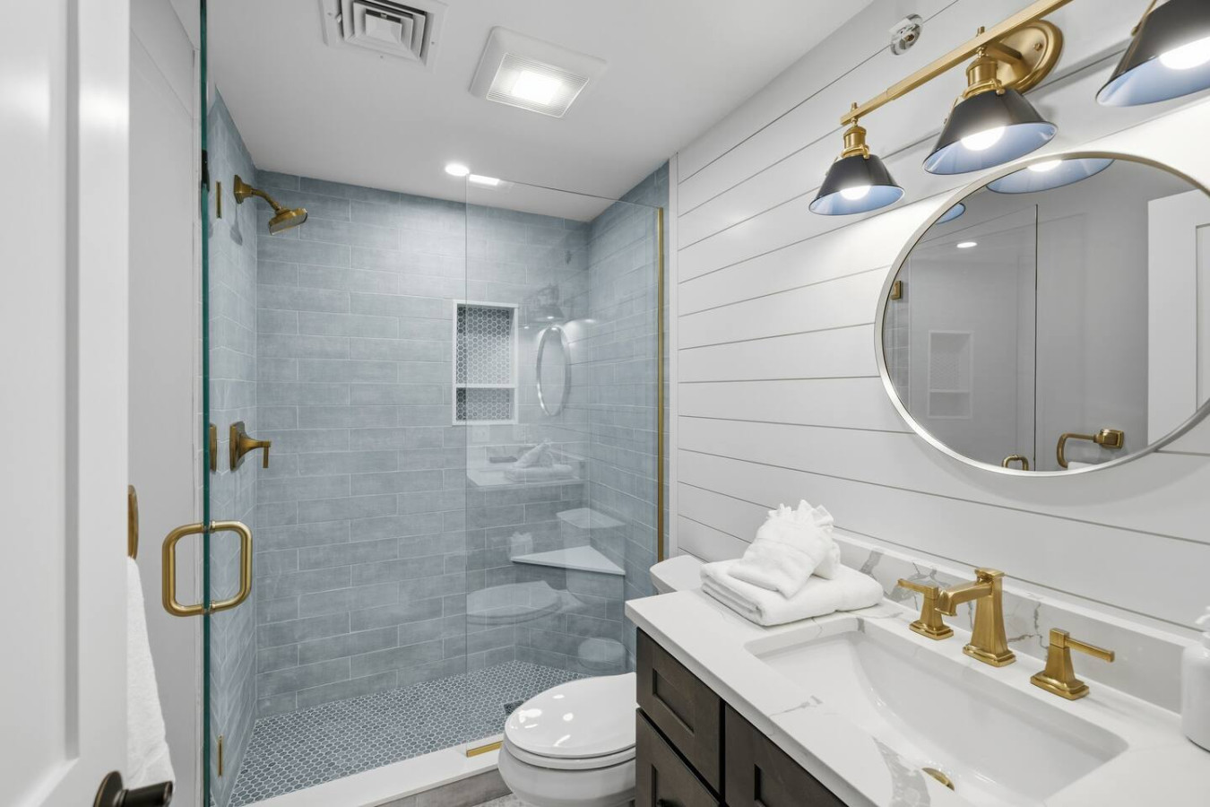 LUX on Main | Downtown | Parking | Sleeps 8, #204
