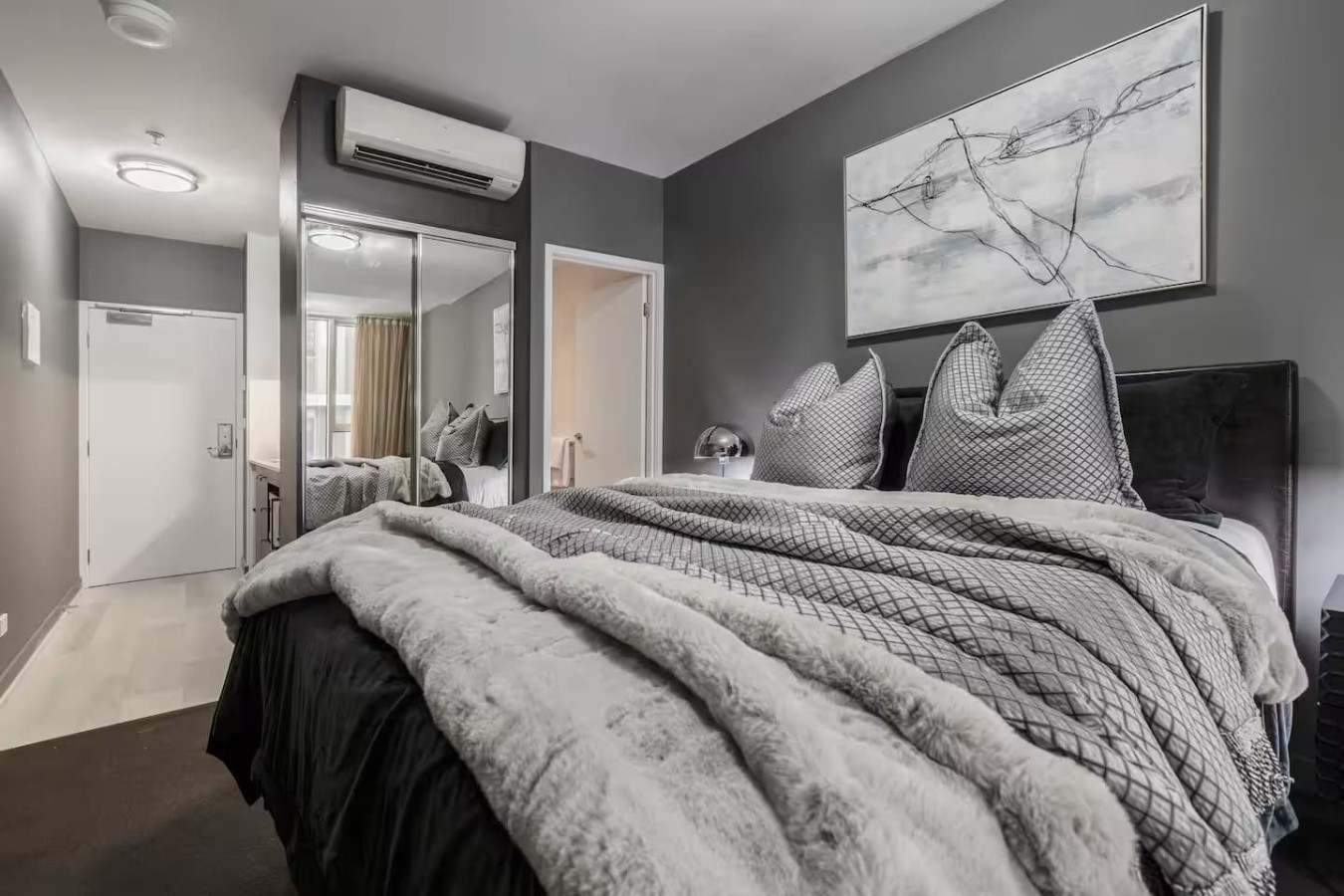 Cozy and Central 1B Studio in Melbourne CBD at QV Market