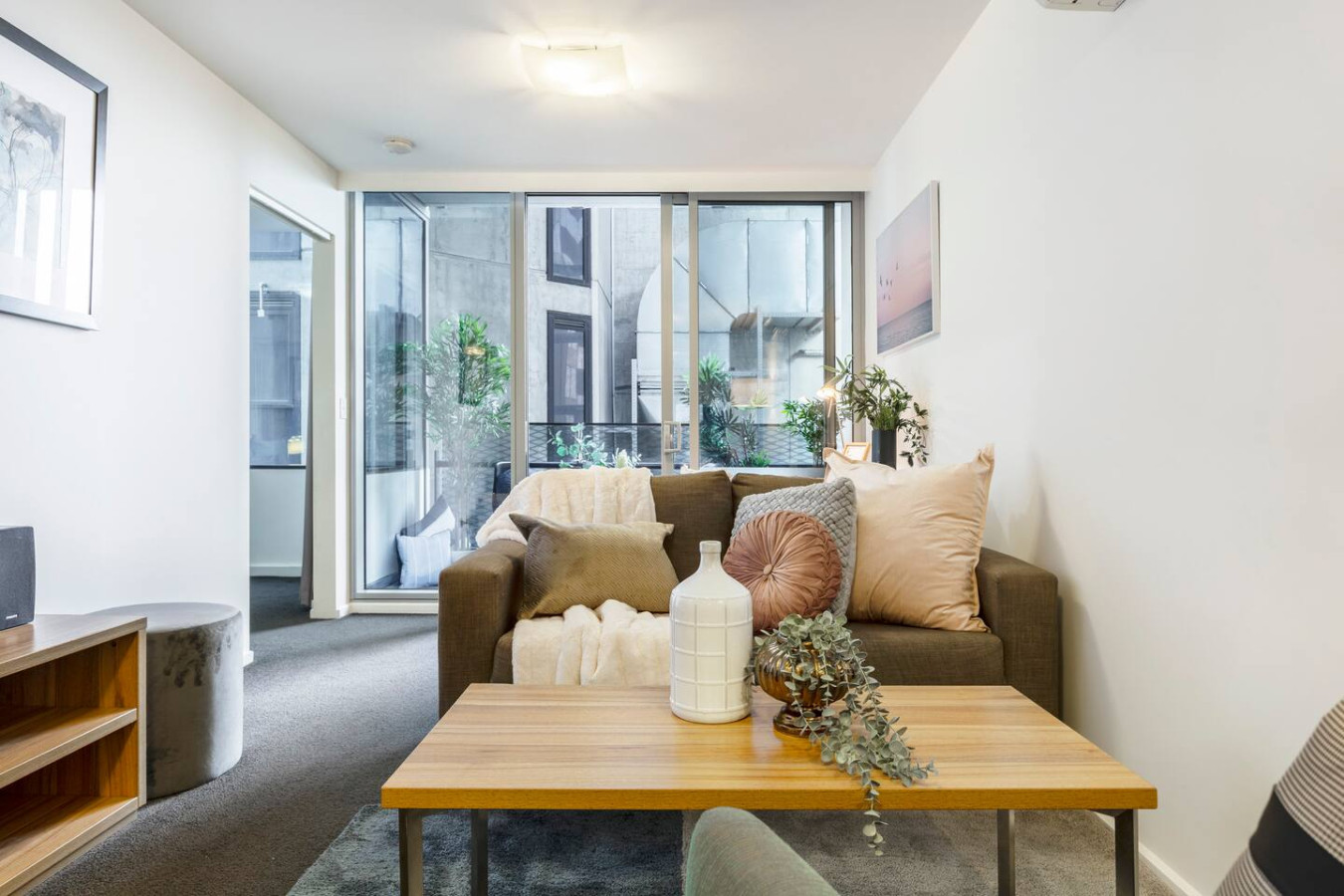 Central & Stylish 2BR Living in Southbank's Heart